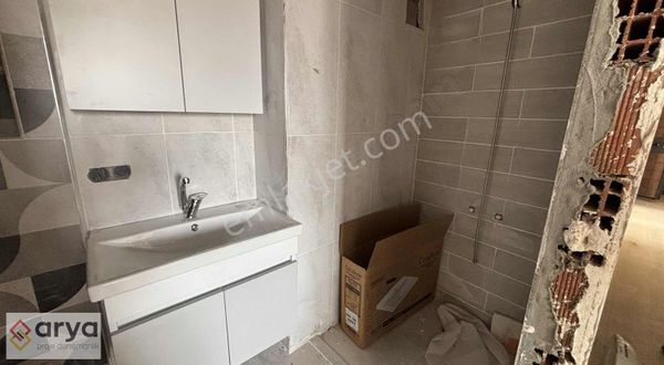 Pendik Esenler Site İçinde Sıfır 2+1 Metroya Yürüme Mesafesinde