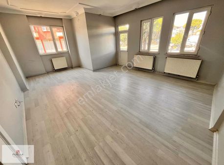 Plevne Mahallesi Migros Yanı 130 M2 Kiralık 3+1 Daire