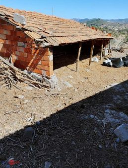 Bergama Dereköy Mahallesinde Satılık Müstakil Ev