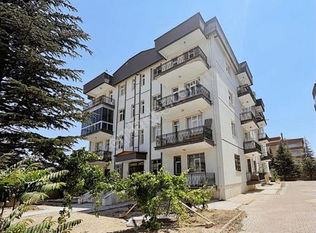 Özlem Yardımcı'dan Bosnahersek Mah'de Kiralık Ara Kat 2+1 Daire