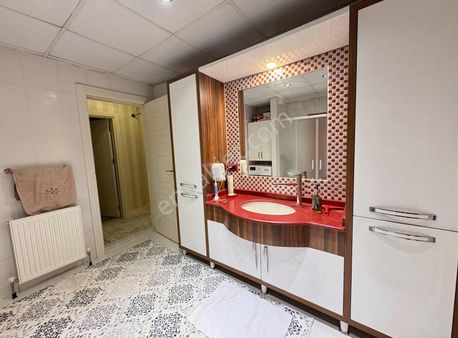 Özlem Yardımcı'dan Akıncılar Mah'de İçi Ful Yapılı Satılık Daire