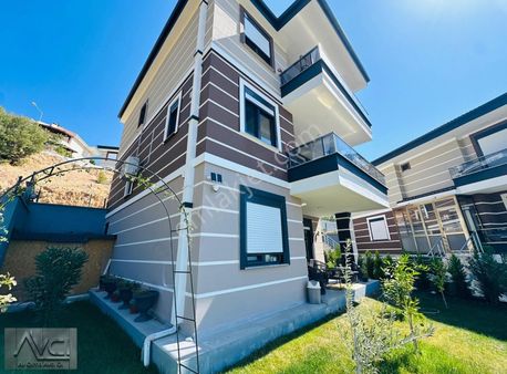 Avcı'dan Altınolukta 4+2 Bahçeli Manzaralı Eşyalı Müstakil Villa