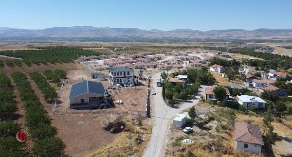 Özgür Gayrimenkul Güvencesiyle, Karanlıkdere Köy Evleri Yanında