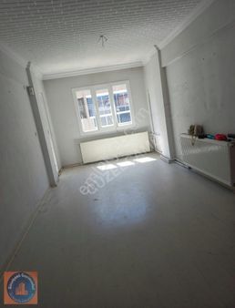 Acil Satılık 3+1 Geniş Daire Merkezi Konum Ön Cephe