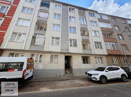 Ters Dubleks 4+1 Güvenç Taksiye Yürüme Mesafesinde!