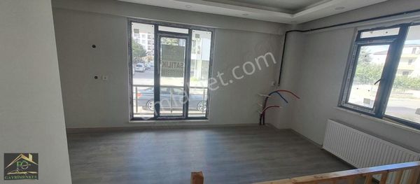 Sultanbeyli De 2+1 Yüksek Giriş