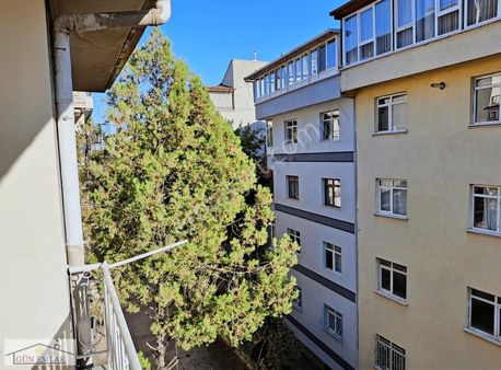 Gün Emlak'tan Yenimahalle Metro Yakını Yeni Tadilatlı Katta 2+1