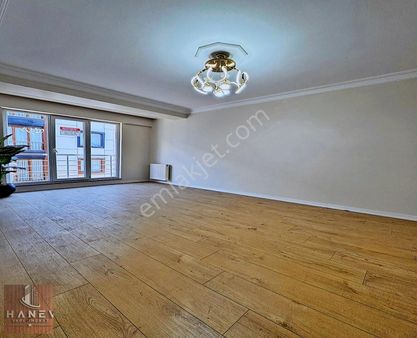 Merkezi Konumda Dekorlu 2+1 Satılık Daire