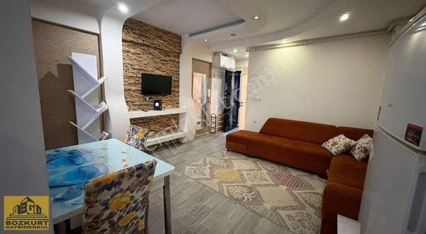 Aile Apartında 50m2 1+1 Balkonlu Eşyalı Kiralık Daire