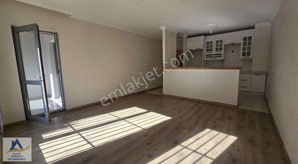 Kayaşehir 24. Bölgede Kiralık Tadilatlı Bakımlı 1+1 Geniş Daire