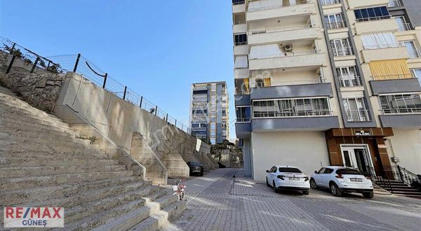 Yeşilçam Caddesi'nde 3+1 Kiralık Daire