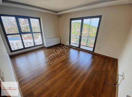 Hill Kartalda 22.katta Deniz Manzaralı 97 M2 2+1 Satılık Daire