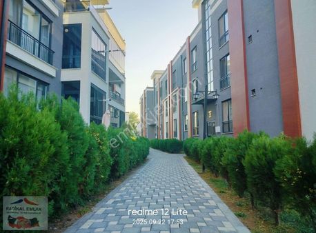 Serdivan Yazlık Mah.nezih Sitede Kapalı Garaj Teras Ebeveyn Bany