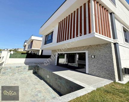 Sıfır Deniz Manzaralı Ve Havuzlu Satılık Lüx Villa!