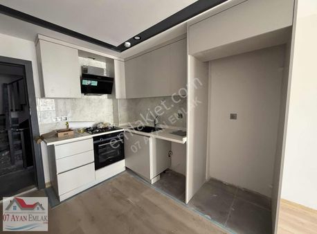 Merkezde Varlık Mahallesinde Sıfır Lüx Yapılı Asansörlü 1+1, 2+1