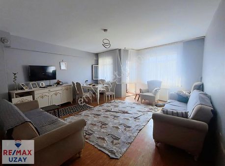 Enestepe Mahallesi'nde Merkezi Konumda 2+1 Satılık Daire