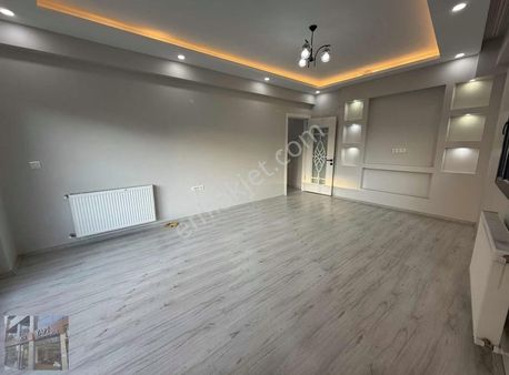 Ata Yapıdan Maltepede Arakat Ebeveyn Banyolu 145m2 3+1