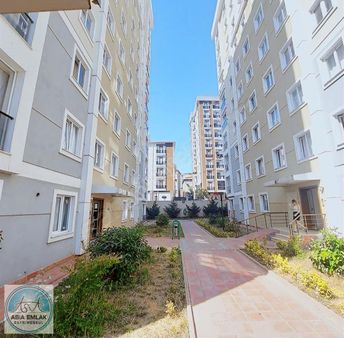 Asia'dan Metroya Ve Marmara Arş.hastanesine Yakın Site İçi 2+1