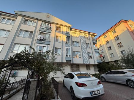 Yılmazer Emlaktan Karapürçek Eyüp Cami Mevki 1.kat Ön Cephe 3+1