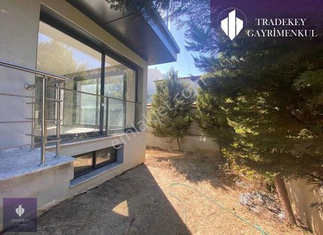 Urla Çamlıçay'da Bahçeli,doğalgazlı, Kiralık 4+1 Tripleks Villa
