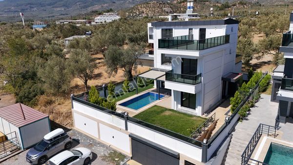 Yiğit'ten Güre De 5+1 Müstakil Havuzlu Kapalı Otoparklı Villa