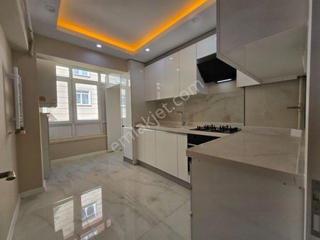 30 Ağustos Mah Satılık 3+1 Full Yapılı Masrafsız Arakat Daire