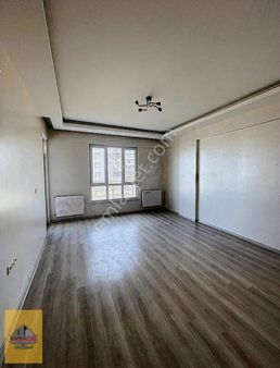 Beykent 1.etap'ta Satılık 2+1 Ara Kat Daire