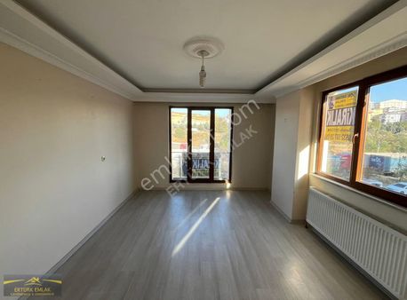 Ertürk Emlak'tan 23 Nisan Caddesi Üzerinde 3+1 Ara Kat Daire