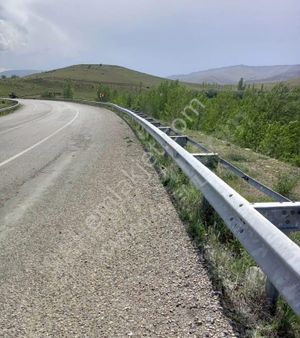 Ana Yola Sıfır Satılık Tarla