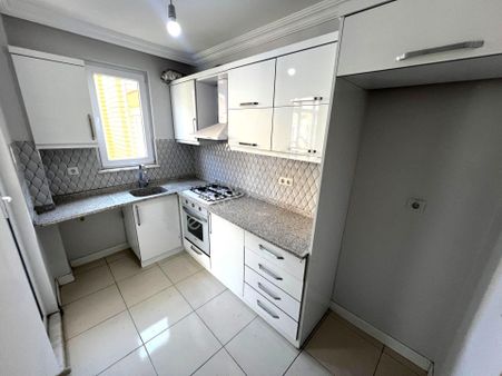 Yiğit'ten Akçay'da 2+1 Arakat Cam Balkonlu 5 Yaşında Daire