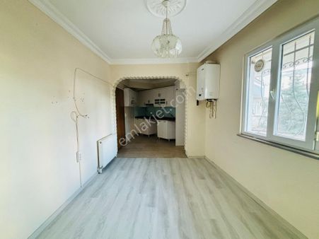 Güven'den Çerkezköy'de Çarşı İçinde Ön Cephe 2+1 Kiralık Ev