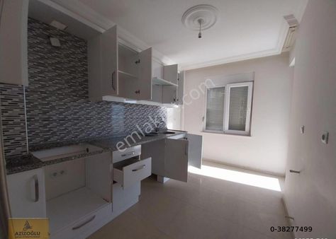 Hüsnü Karakaş Mah. Hastane Yakını Ara Katta Asansörlü 2+1 Daire