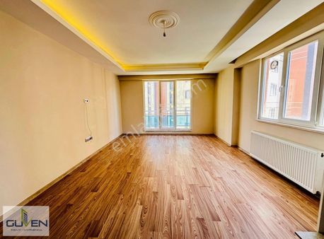 Güven'den Tepede Site İçinde 7/24 Güvenlikli Ara Kat Kiralık Ev