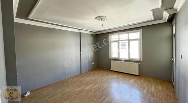 Sultanbeyli Turgut Reis'te Satılık 2+1 Geniş Daire