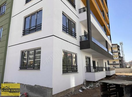 Kadir Dikici'den Sarıyakup Caddesinde 3+1 Satılık Daire