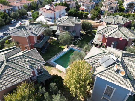 Ayvalık Çamlık Villalarında Satılık 3+1 Müstakil Dubleks Villa