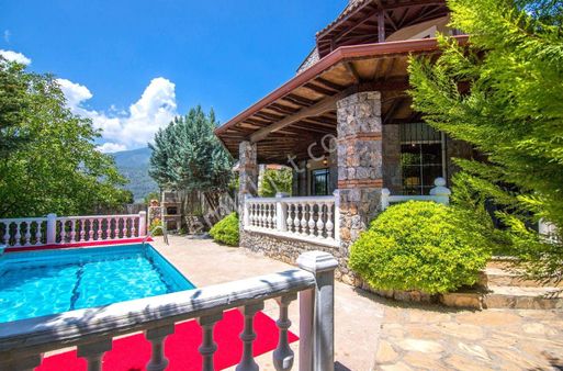 Goldhouse Dan Satılık Yeşil Üzümlüde 415 M² Arsa İçinde Müstakil 3+1 Villa