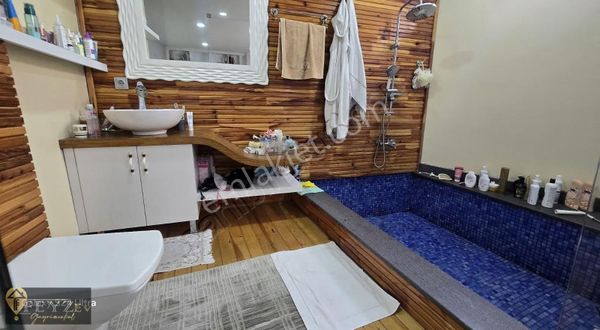 Feyzev Metro&haliç Üni. Sitede 270 Mt² İnanılmaz Bahçe Katı 3+1