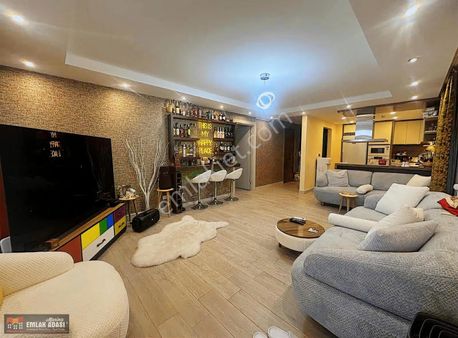 Kuşadası Merkezde Satılık 3+1 Bahçe Katı Daire