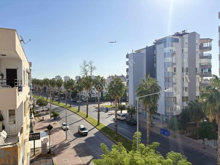 Şafak Emlak Satılık Barınaklar Bulvarı Cadde Üzeri 3+1 150m2