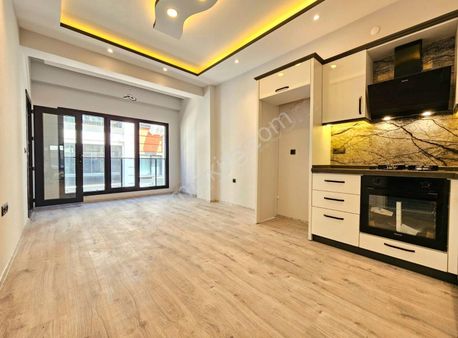 Parla'dan Altınkum'un Kalbinde Lüx Tasarımlı Geniş 1+1 Daire