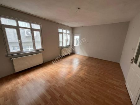 Arıkoğlundan Uğurmumcu Mahallesinde Çift Balkonlu 2+1 110 M2 Kutu Daire