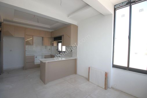 Retro’dan Eski Mezitli’de Kaliteli İşçilik Ve Modern Dizayn İle Birleşen Lüks 4+1