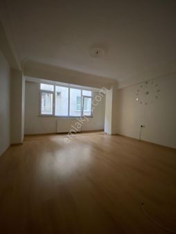 İnönü Mah. Caddeye Yakın Kiralık Yüksek Giriş