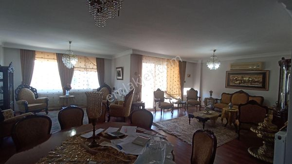 Mehmet Yetkin'den İninü Mahallesinde Eşyalı 4+1 Kiralık Daire