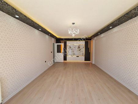 Geniş Mutfak Sevenlere Caddede Ultra Lux Yapılı 2-banyolu 3+1