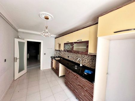 Kalbur Caddesin'de 4+1 Teras Balkon Çift Girişli Ara Kat Dubleks