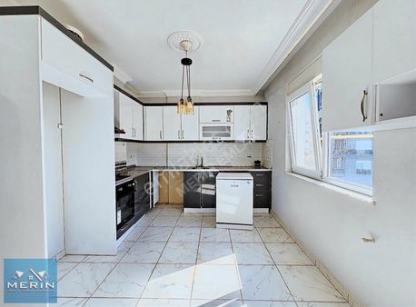 Erenköy Esentepe'de Kiralık 2+1 Ayrı Mutfaklı Katta Daire