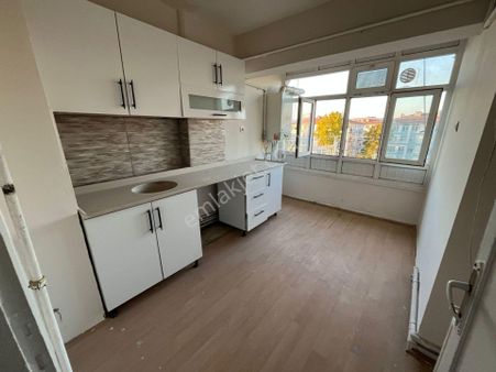 Mareşal Çakmak Mh De 3+1 Yapılı Katta Daire