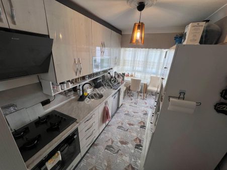 Sincan Selçuklu Mah Katta 13 Yıllık Salon Bagımsız Satılık Daire